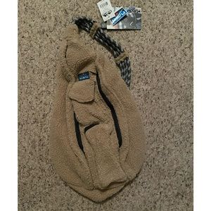 Kavu brand rope strap crossbody. Tan in color and super cute! NWT paid $60